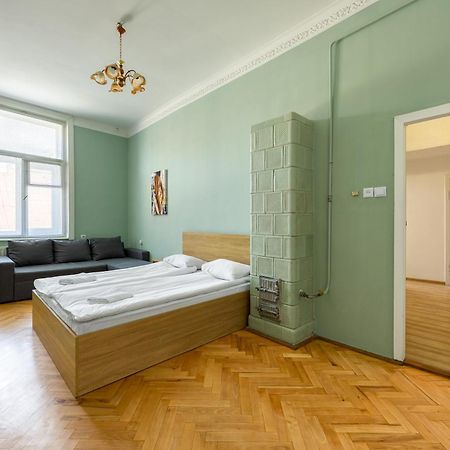 Апартаменти На Коперника Lviv Exterior photo
